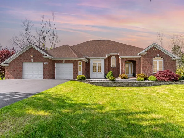 559 Lake Shore Dr, Hilton, NY 14468