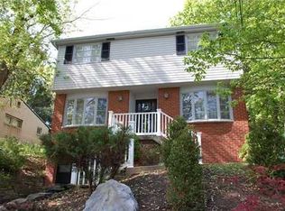 1131 Greenbriar Rd, Bethel Park, PA 15102