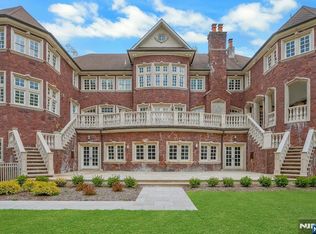 67 Robin Ln, Alpine, NJ 07620
