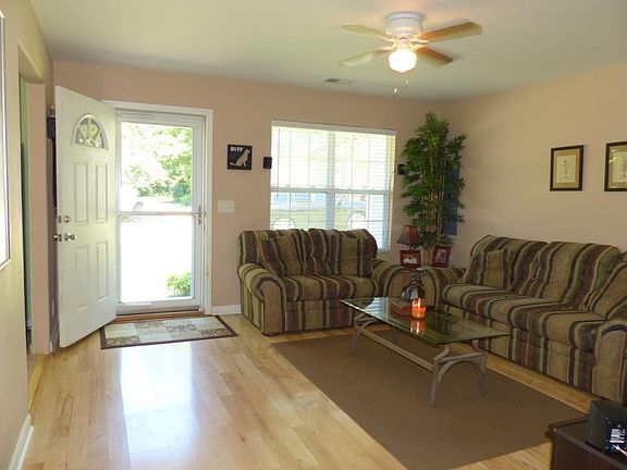 4th image of 325 N Blakemore Ave