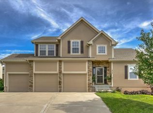 1865 Shannon Dr, Liberty, MO 64068