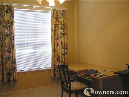 2nd image of 2016 Oak Hollow Dr