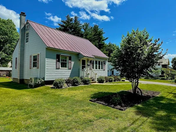 81 Vernon St, Greenfield, MA 01301