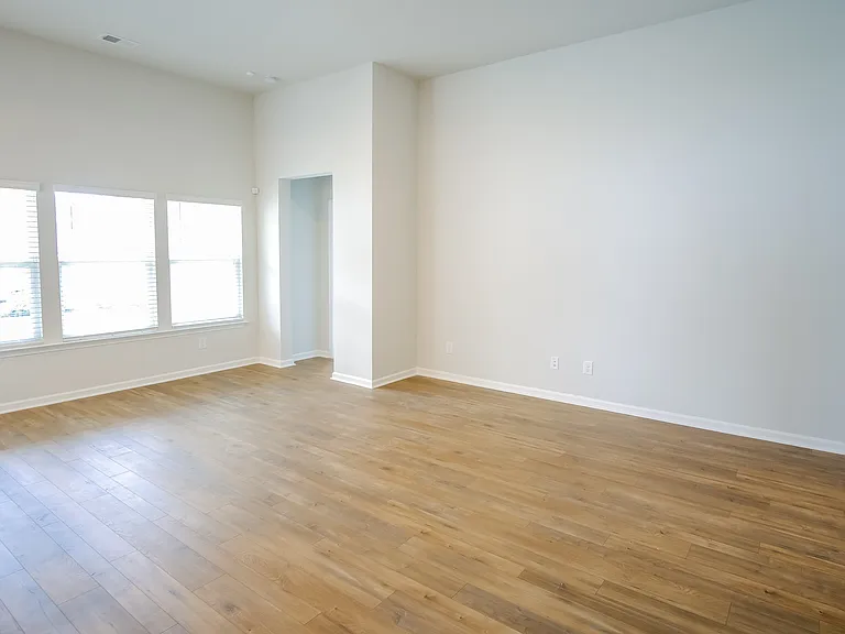 452 Craigflower Ct — Photo 2