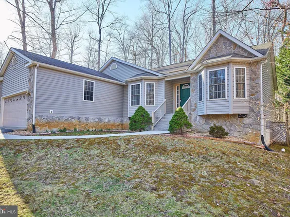 826 Eastover Pkwy, Locust Grove, VA 22508