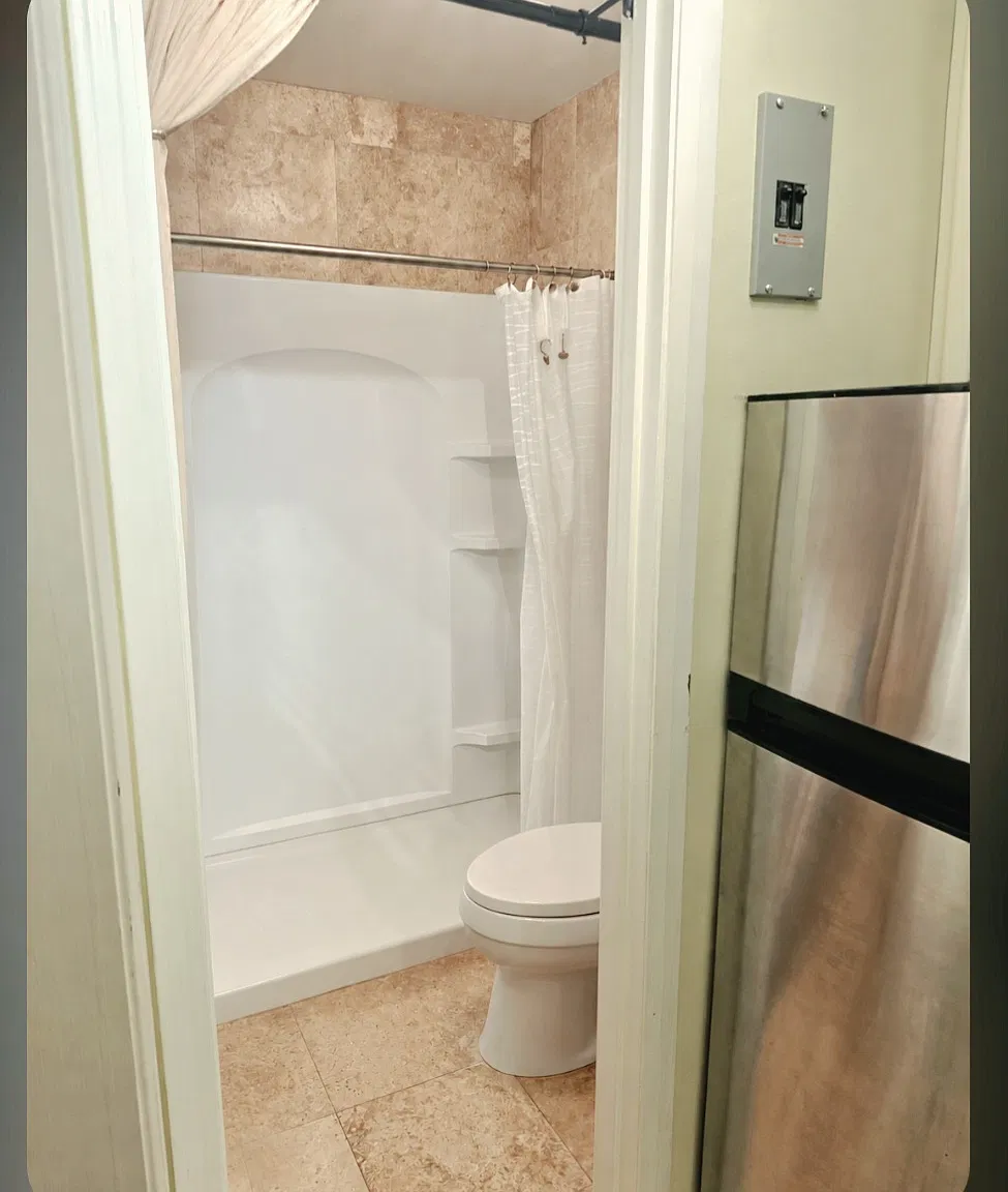 Studio, 650 sqft, $1,250 — Photo 2