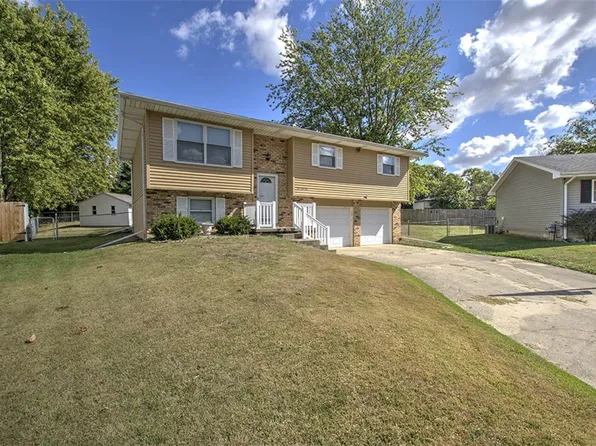570 Fawn Ct, Mt Zion, IL 62549