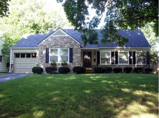 5319 Canterbury Rd, Fairway, KS 66205