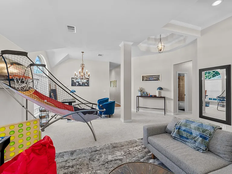 11350 Balcones Dr — Photo 45