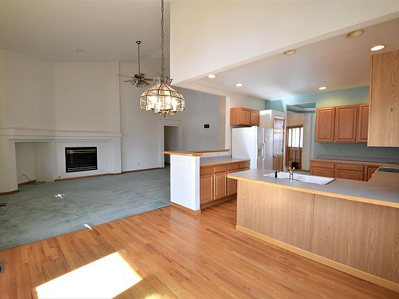 4th image of 780 Orchard Dr