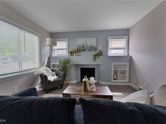 3rd image of 2339 Renwick Dr