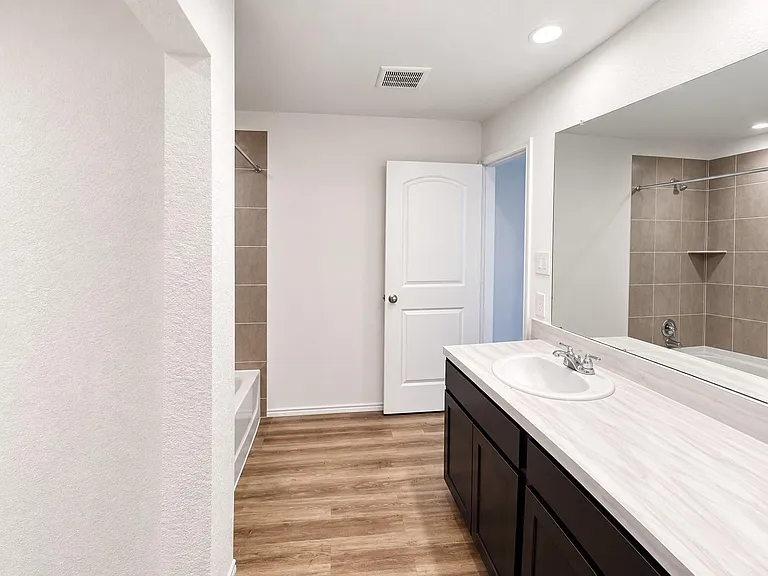 1930 Legacy Hills Dr — Photo 10