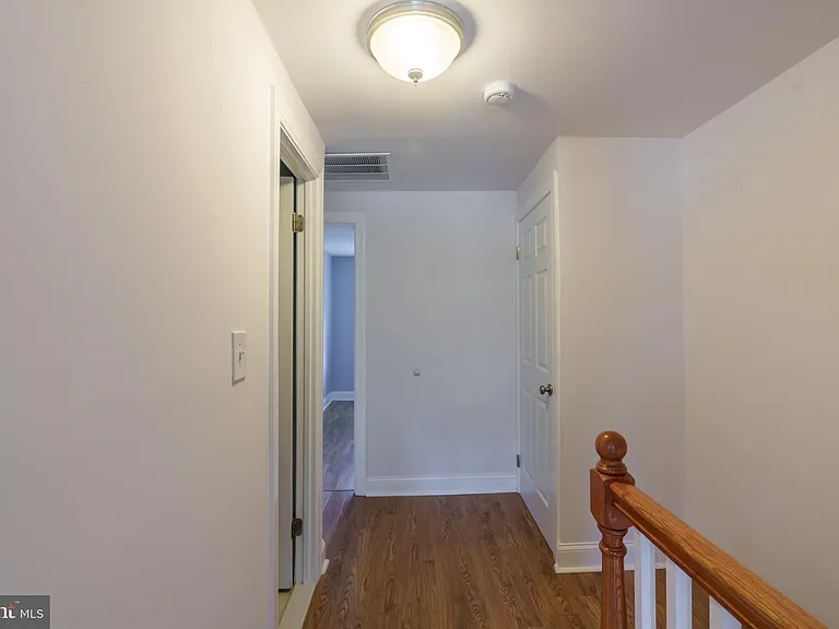 5776 Yellowrose Ct — Photo 9