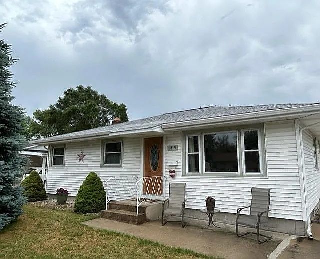 1st image of 1419 W 1st Pl