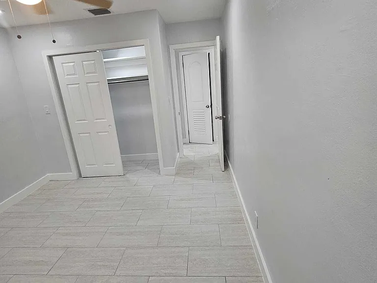 2030 SW 41st Ave #3 — Photo 11