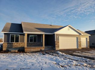 3003 Cross Ln, Ammon, ID 83401