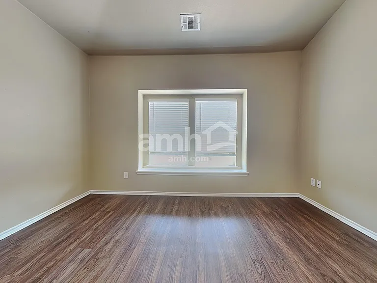 9000 Stone Mill Ln — Photo 8