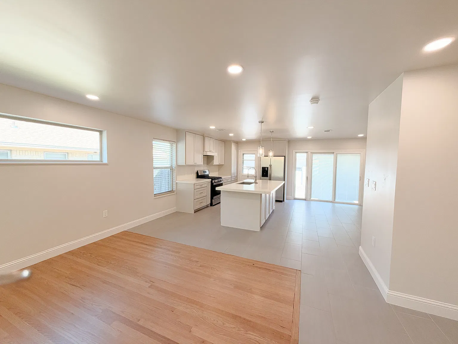 3 bed, 1422 sqft, $2,700 — Photo 3
