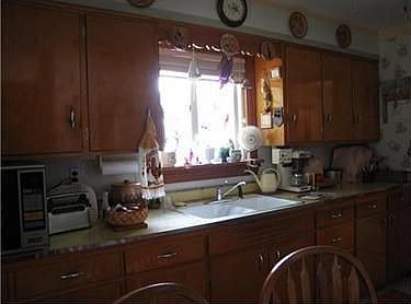 5th image of 431 Welker St