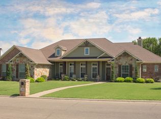 200 Laurel Oaks Ln, Crawford, TX 76638