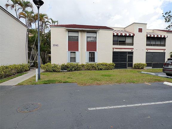 2nd image of 20140 NE 3rd Ct APT 1