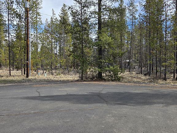 2nd image of 16555 Fawn Ct