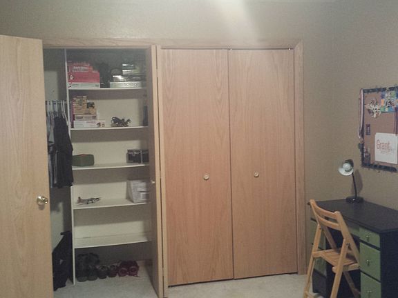 Basement bdrm-double closets