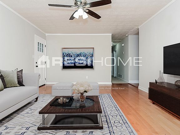 3rd image of 193 Creekwood Ln