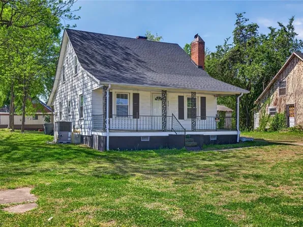 250 Main St E, Yanceyville, NC 27379