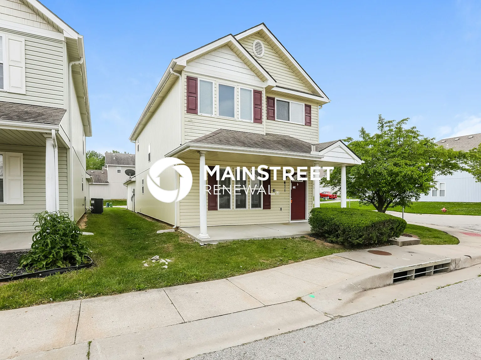 411 NE Wolf Creek Dr — Photo 2
