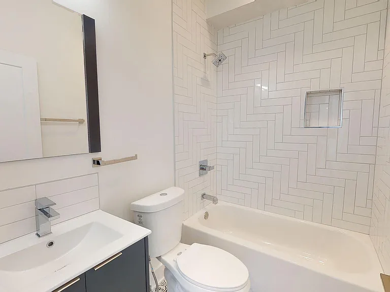 812 N 16th St #3 — Photo 5