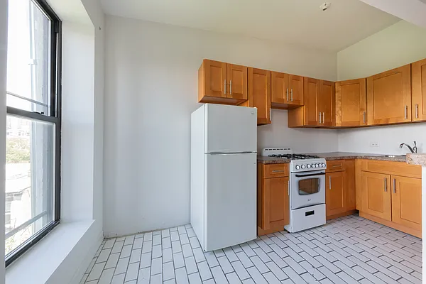 Rented by Corcoran | media 21