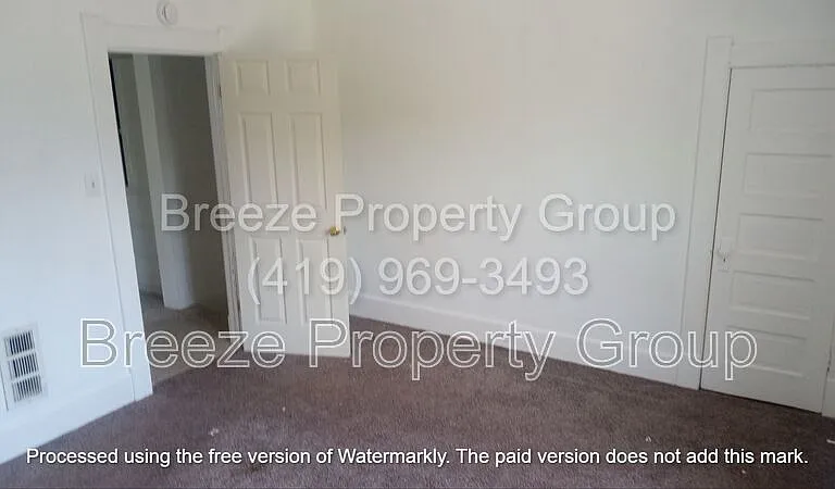 291 E Broadway St — Photo 1