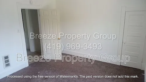 291 E Broadway St Photo 1