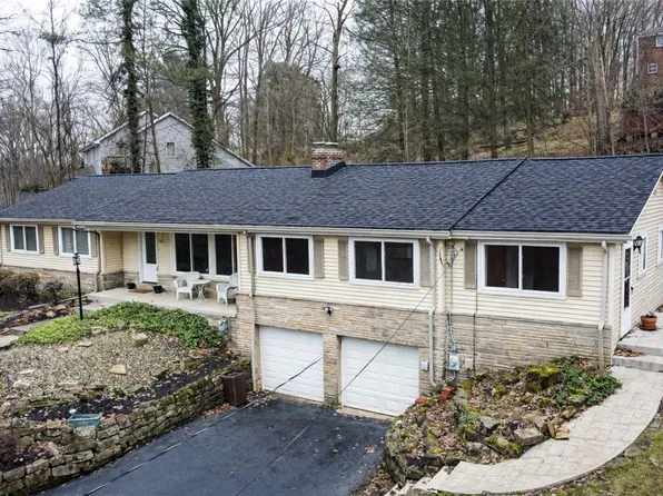 104 Lakewood Dr, Butler, PA 16001