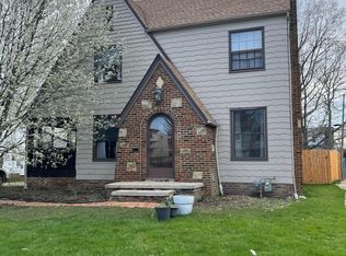 180 E 293rd St, Willowick, OH 44095