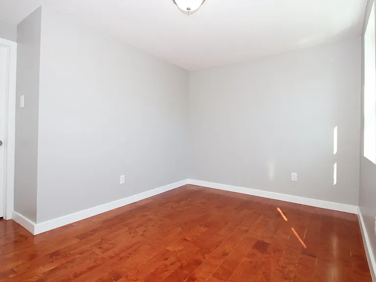 882 N Fallon St — Photo 18