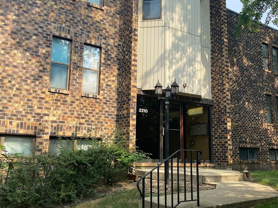 1st image of 2210 Country Club Dr APT 24