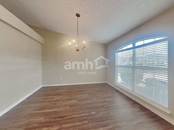 5th image of 10072 Lancashire Dr