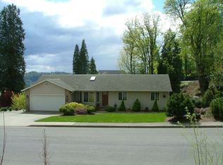 8 Curtis Ln, Longview, WA 98632