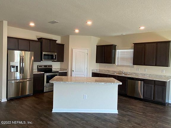 3rd image of 8360 Meadow Walk Ln