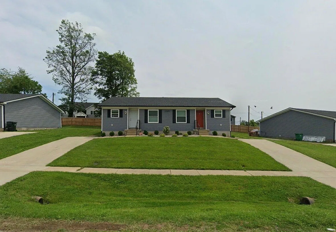 1319-A Farmingdale Dr. - 1319 Unit B — Photo 1