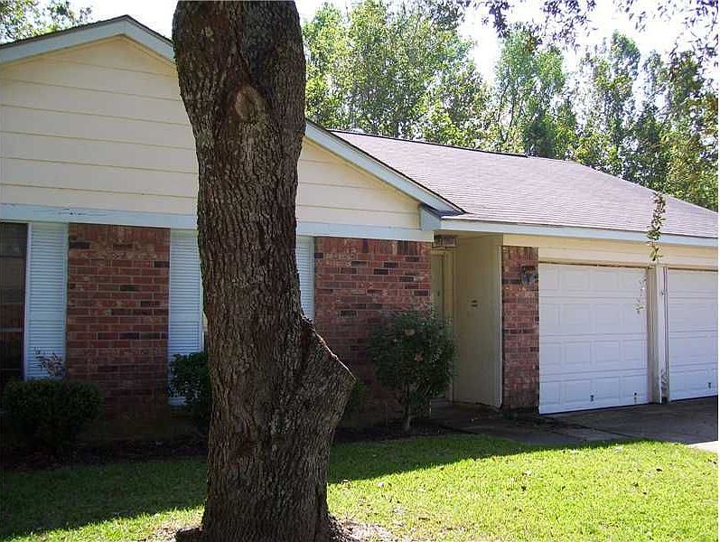2nd image of 2520 English Colony Dr
