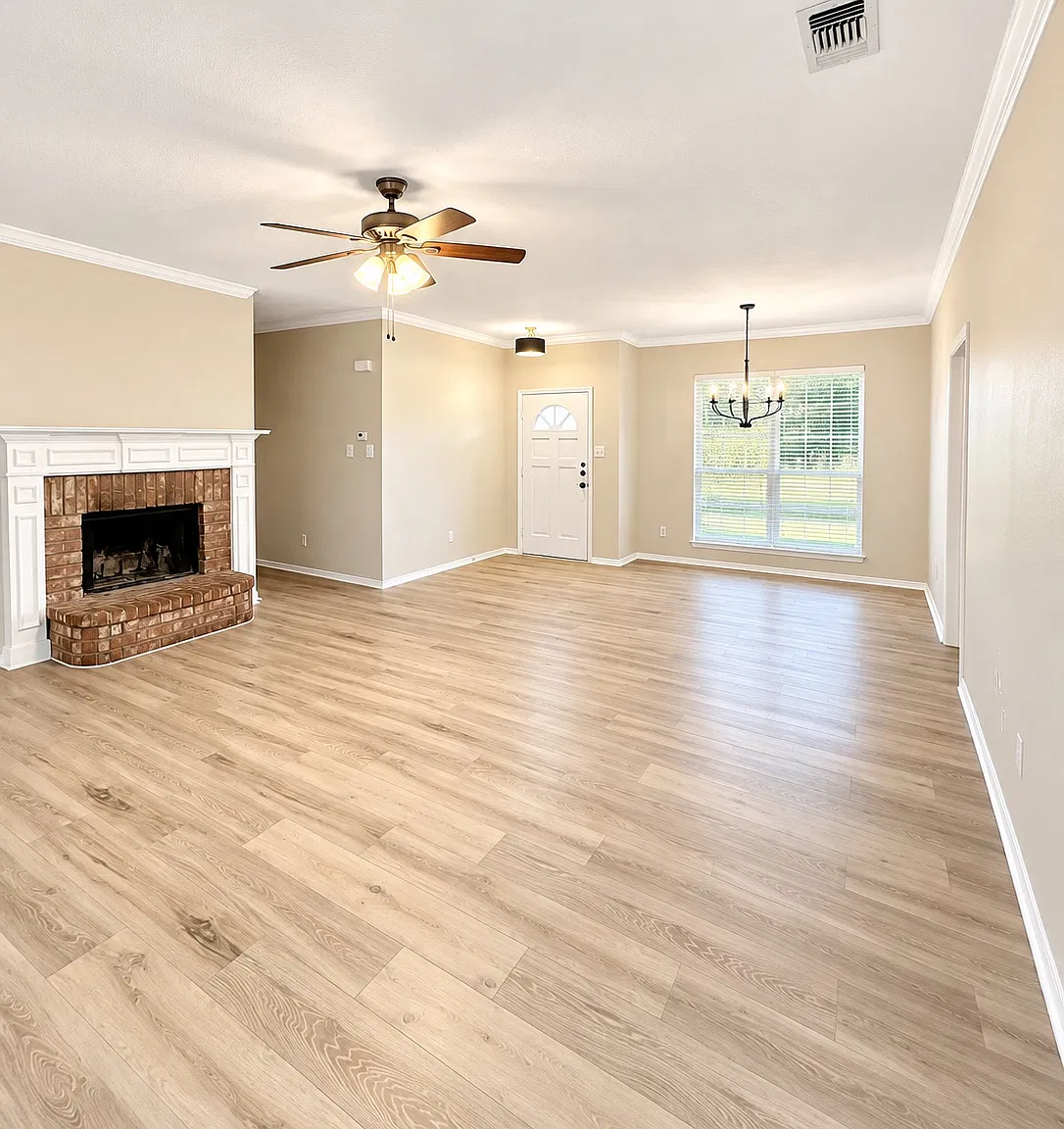 4 bed, 2045 sqft, $2,225 — Photo 3