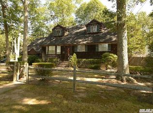 32 Pacific St, North Babylon, NY