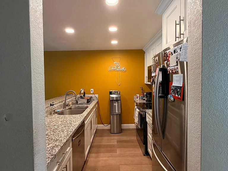 Peppermill Cir — Photo 3