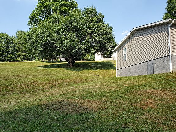 3rd image of 14 Spring Hill Acres Dr