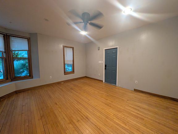 3rd image of 1283 Thomas Ave APT L