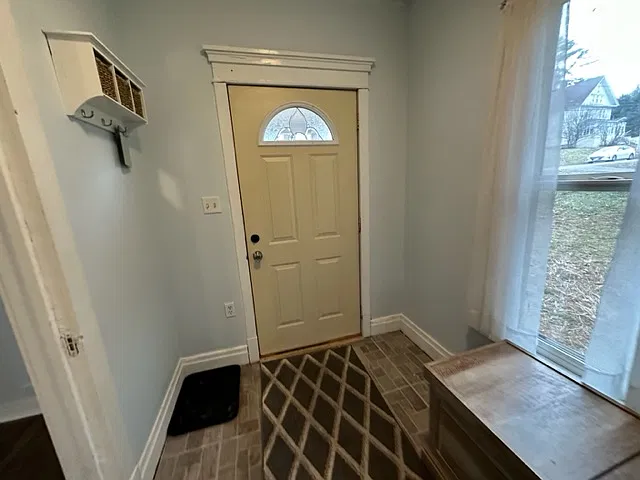 3 bed, 1360 sqft, $2,190 — Photo 4