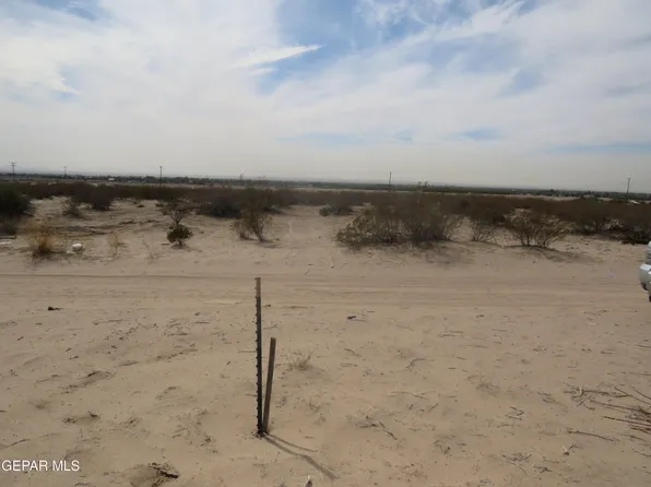 Nancy Dr, El Paso, TX 79927
